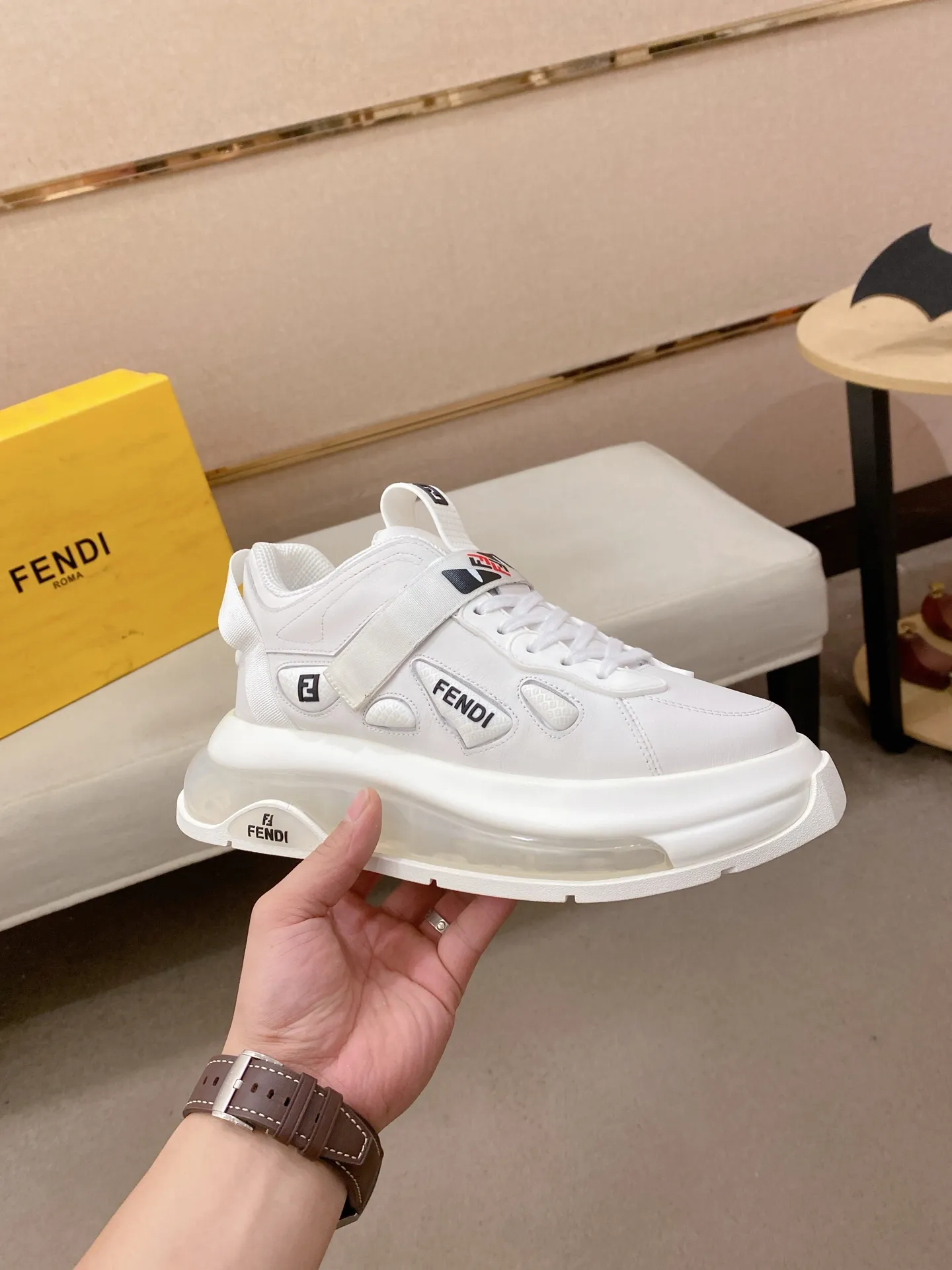 Men's shoes 💰 640💰 FENDI new model (Fendi) official website 1:1 copy 👊🏻Upper 🇮🇹Imported cowhide 🇩🇪Inside imported breathable mesh lining. The original outsole is molded to reflect the identity of every man, and the upper foot is elegant and stable🚶🏻🚶🏻The high-end custom counter original replica📯The shoe last remains unchanged regardless of wind and rain, and can withstand the verification of time🔍️,🔵 Size: 39-45. Can be customized 38-46 non-refundable and non-exchangeable!